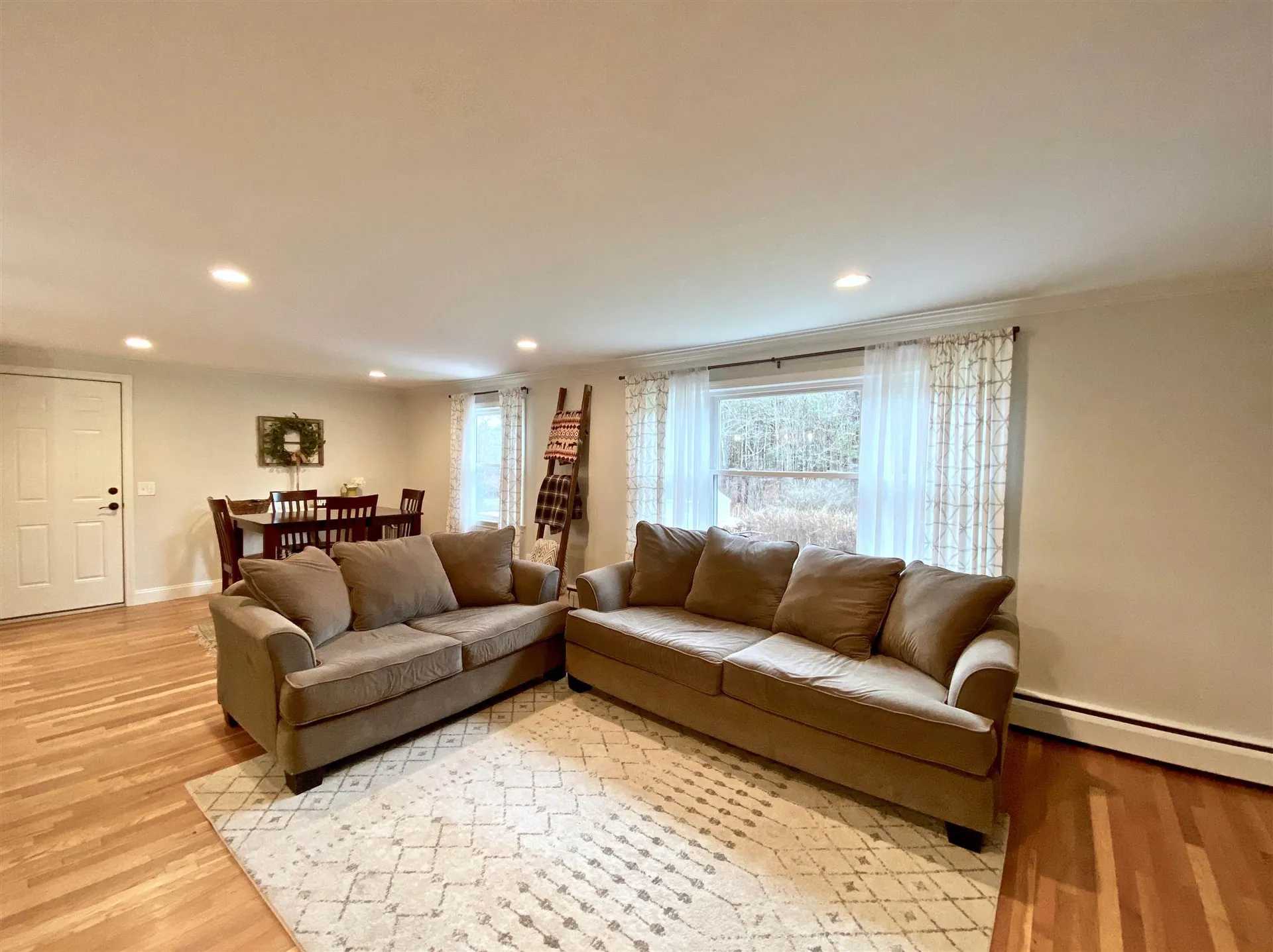 12 Hobbs Road North Hampton NH 03862
