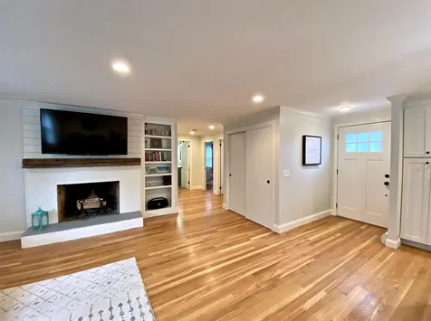 12 Hobbs Road North Hampton NH 03862