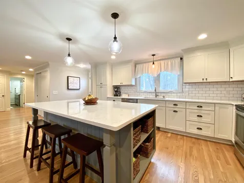 12 Hobbs Road North Hampton NH 03862