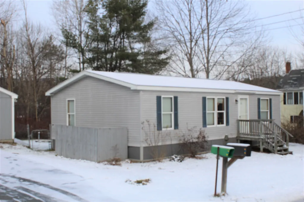 23 Pillsbury Street Enfield NH 03748