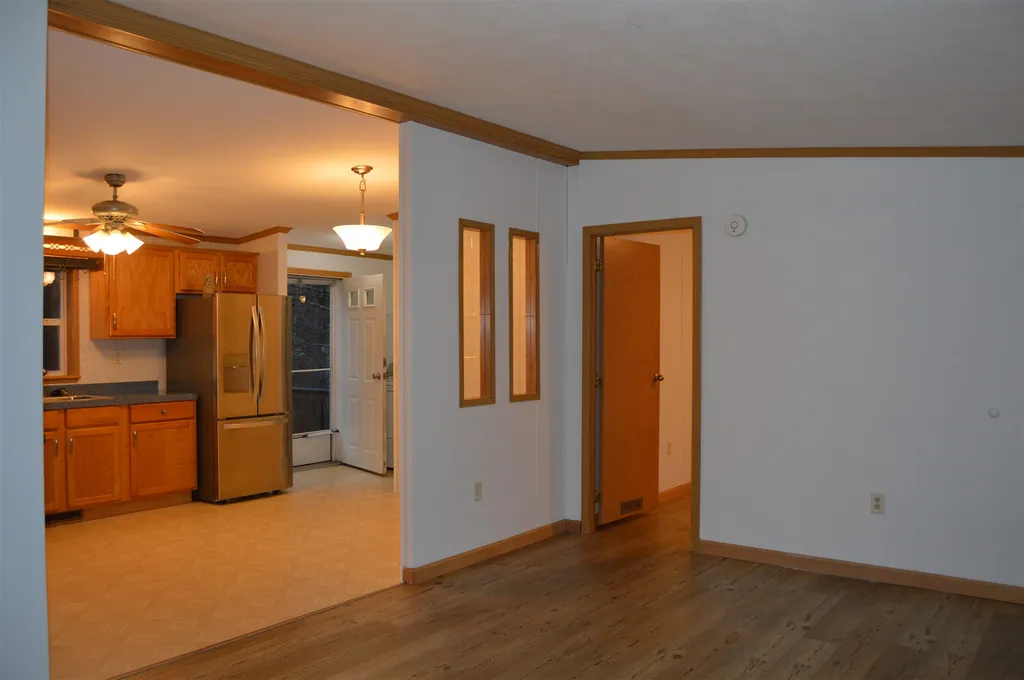 23 Pillsbury Street Enfield NH 03748