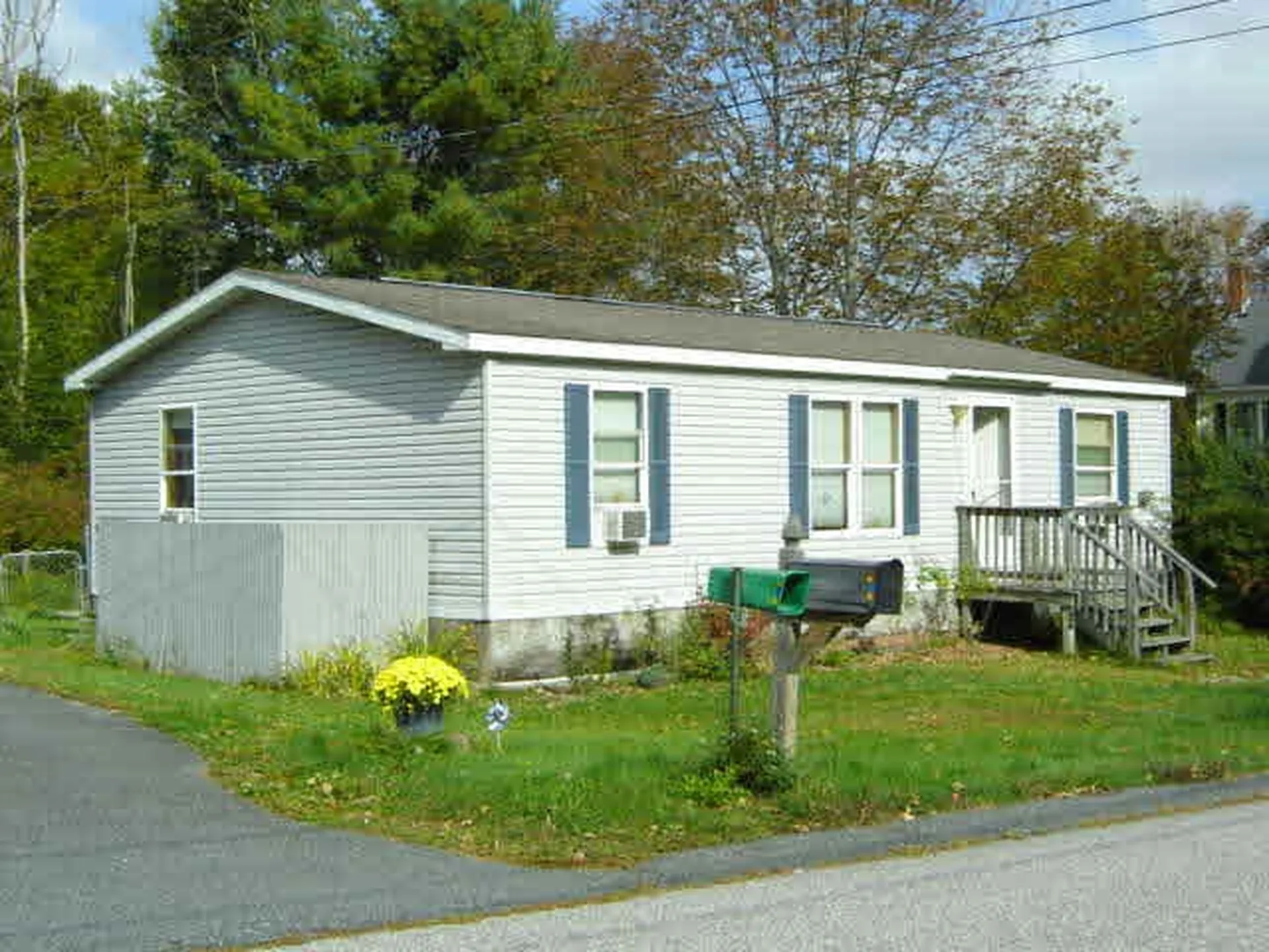 23 Pillsbury Street Enfield NH 03748