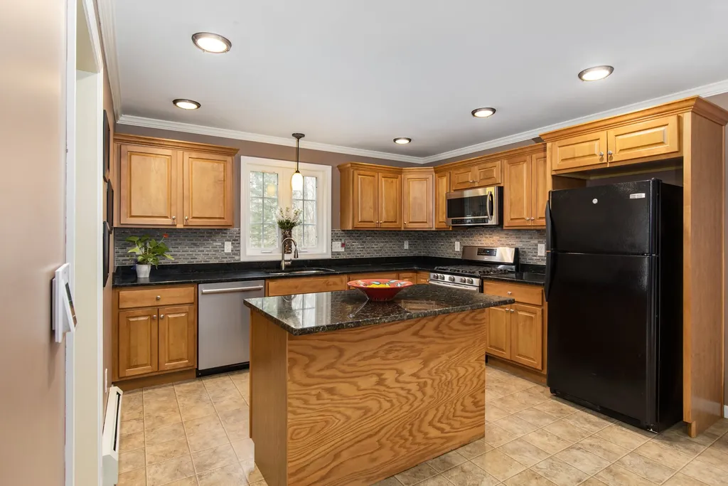 16 Trillium Lane Northwood NH 03261