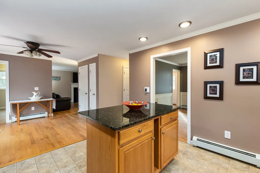 16 Trillium Lane Northwood NH 03261
