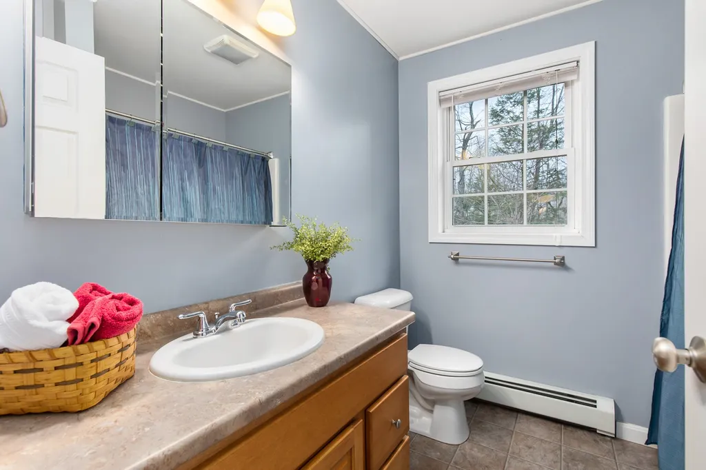16 Trillium Lane Northwood NH 03261