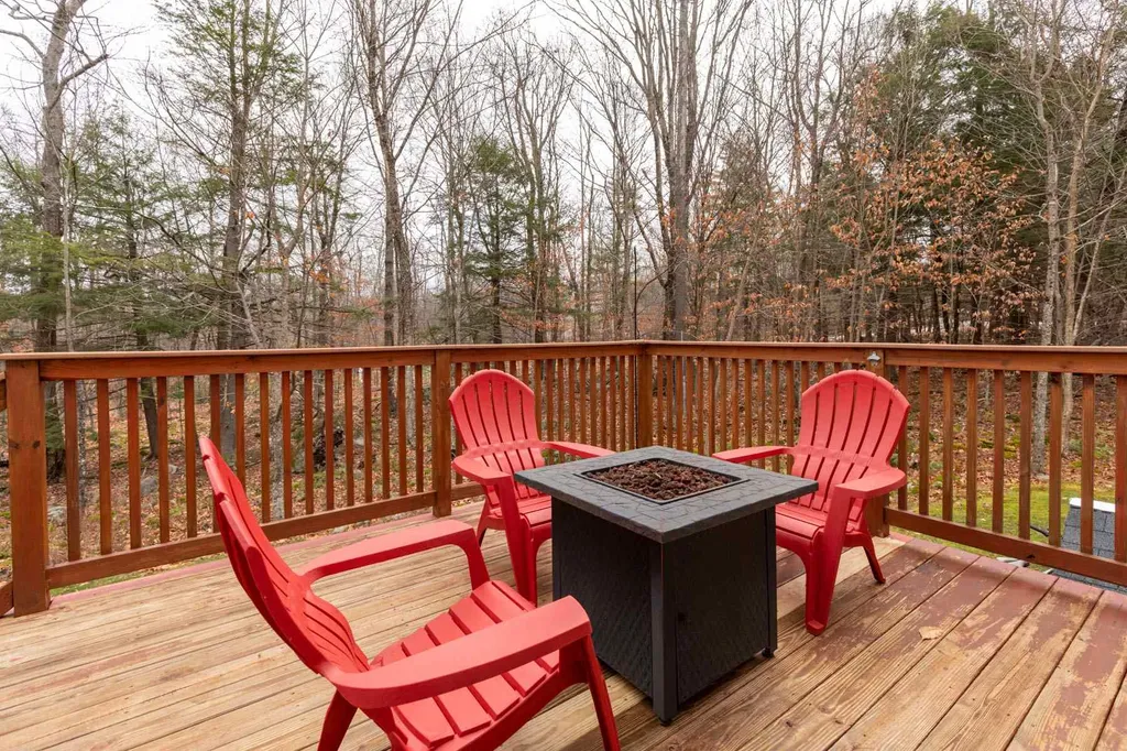 16 Trillium Lane Northwood NH 03261