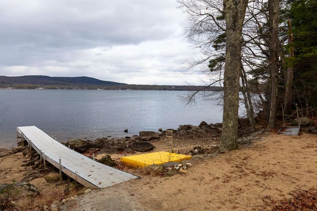 16 Trillium Lane Northwood NH 03261