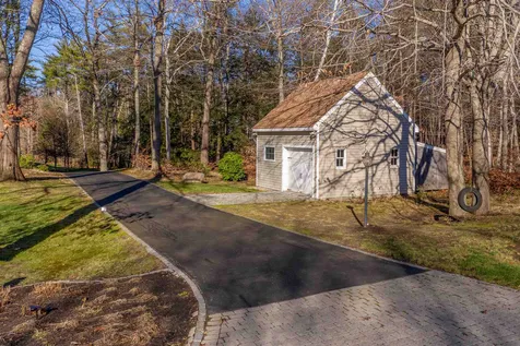 20 Doe Drive Eliot ME 03903-2050