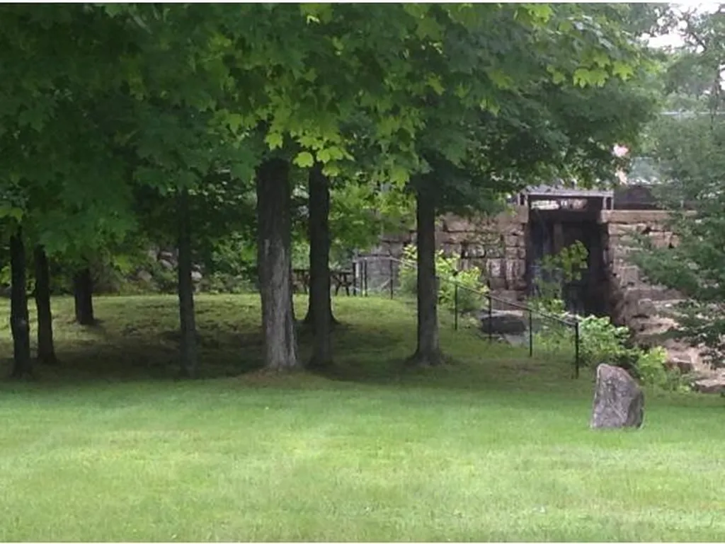 22 Moultonville Road Ossipee NH 03814