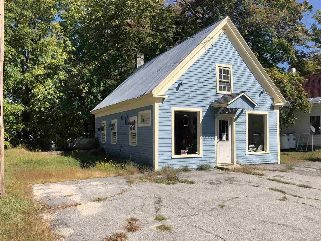 22 Moultonville Road Ossipee NH 03814
