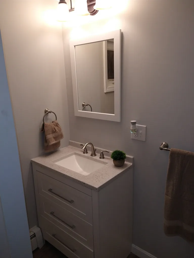32 Riverlawn Avenue Rochester NH 03868