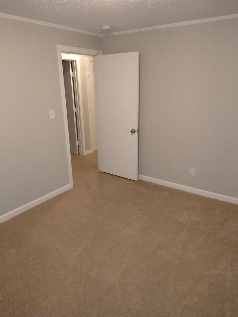 32 Riverlawn Avenue Rochester NH 03868