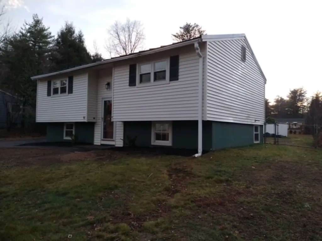 32 Riverlawn Avenue Rochester NH 03868