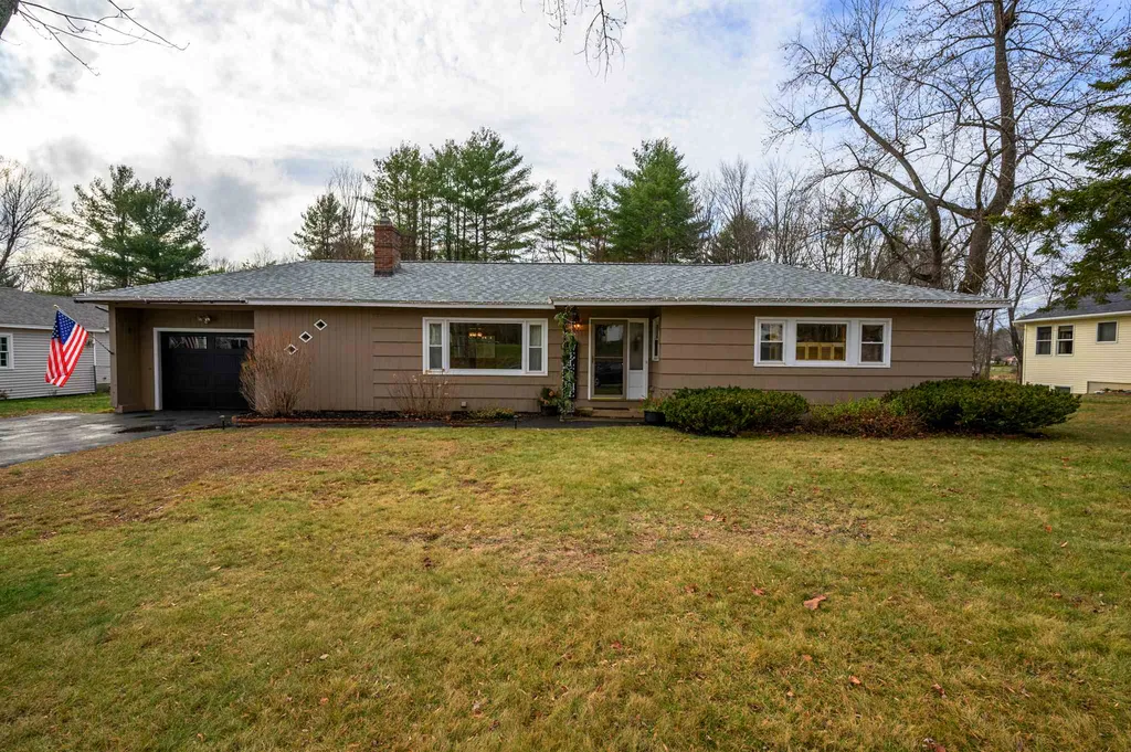 19 Glenridge Way Gilford NH 03249