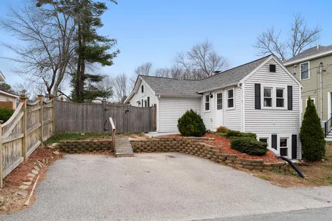 9 Millville Circle Salem NH 03079