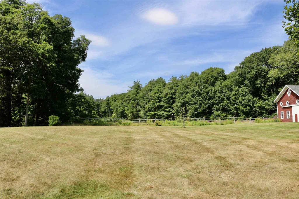 27 Kensington Road Hampton Falls NH 03844