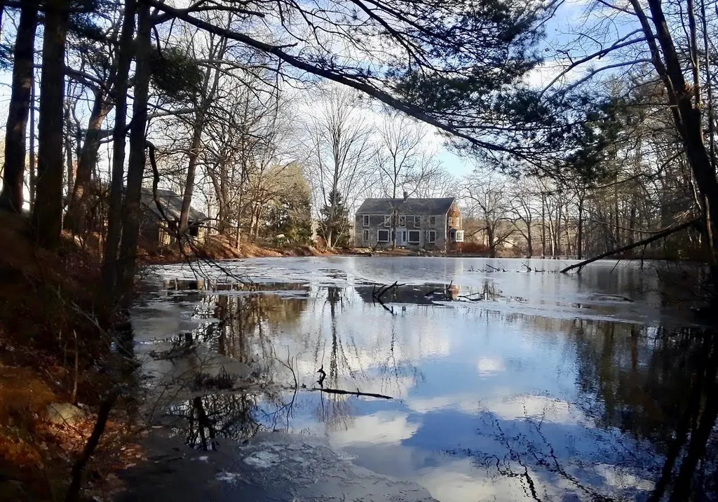 27 Kensington Road Hampton Falls NH 03844