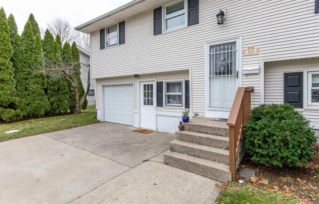 123 Sunset Drive Burlington VT 05408