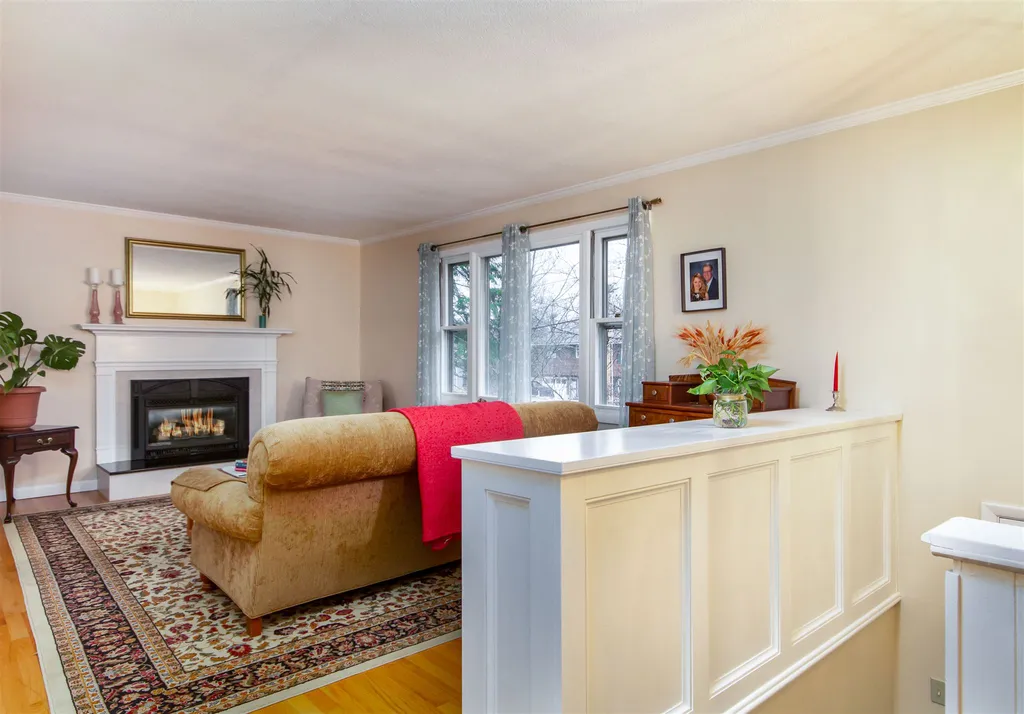 123 Sunset Drive Burlington VT 05408