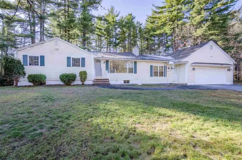13 Lucy Avenue Pelham NH 03076