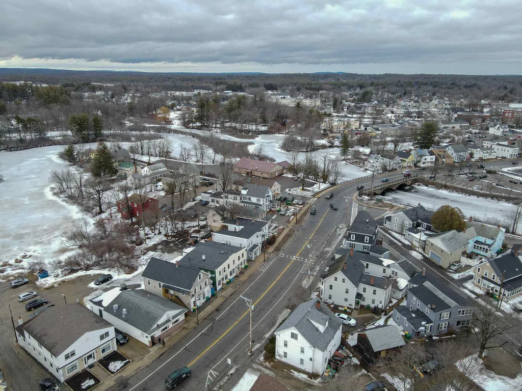135 North Main Street Rochester NH 03867