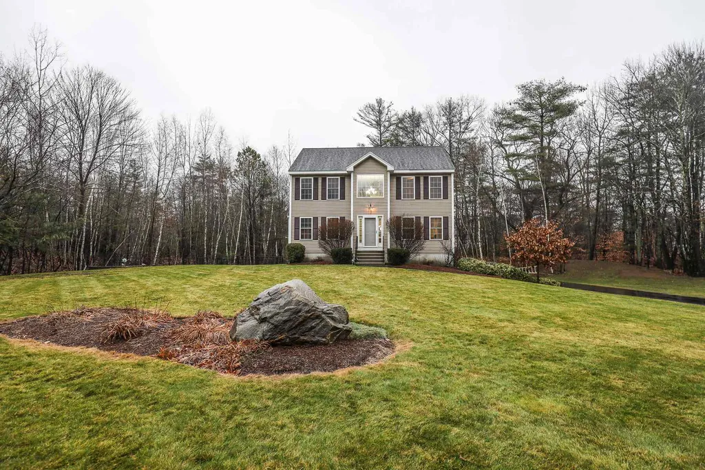 11 Alexis Lane Sandown NH 03873