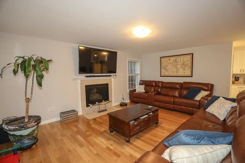 11 Alexis Lane Sandown NH 03873