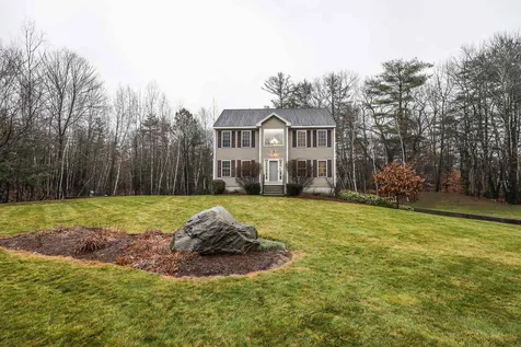11 Alexis Lane Sandown NH 03873