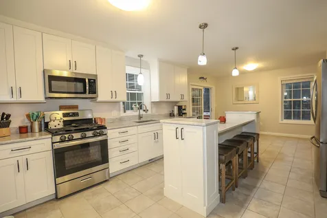 11 Alexis Lane Sandown NH 03873