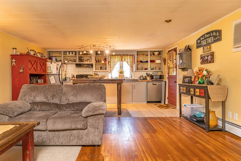 10 Anagance Lane Wolfeboro NH 03894