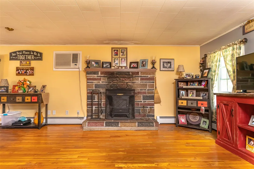10 Anagance Lane Wolfeboro NH 03894
