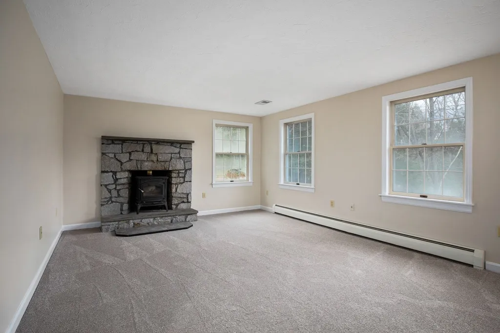 93 Birch Road Chester NH 03036