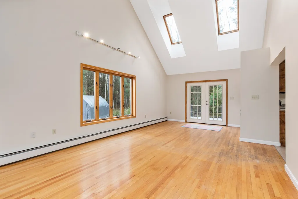93 Birch Road Chester NH 03036