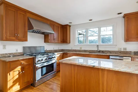 32 Quarterdeck Lane New Castle NH 03854