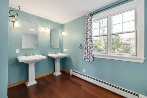 32 Quarterdeck Lane New Castle NH 03854