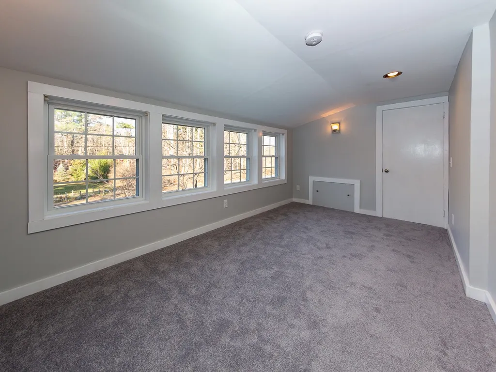 5 Lee Hill Road Lee NH 03861
