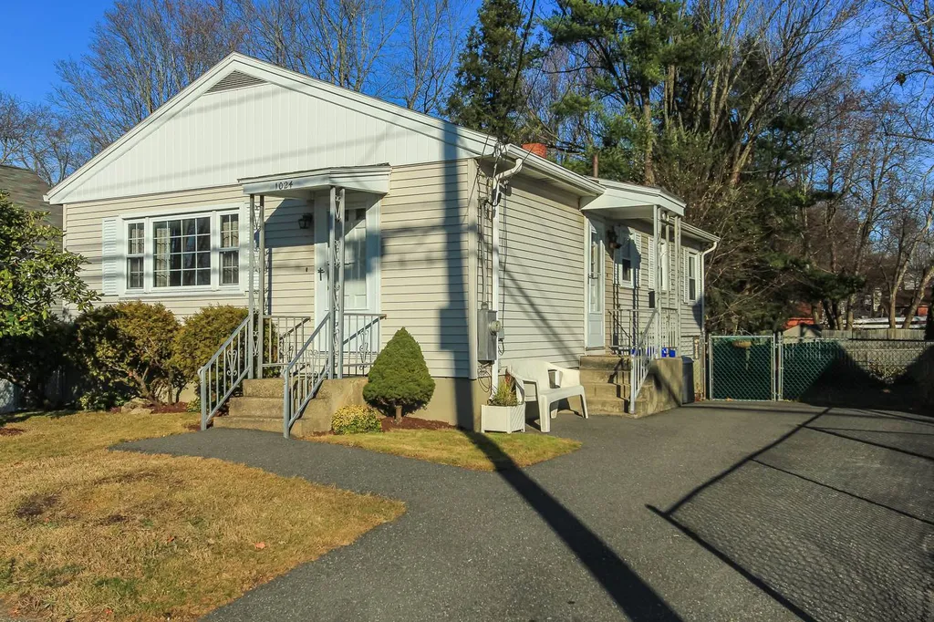1024 Hanover Street Manchester NH 03104