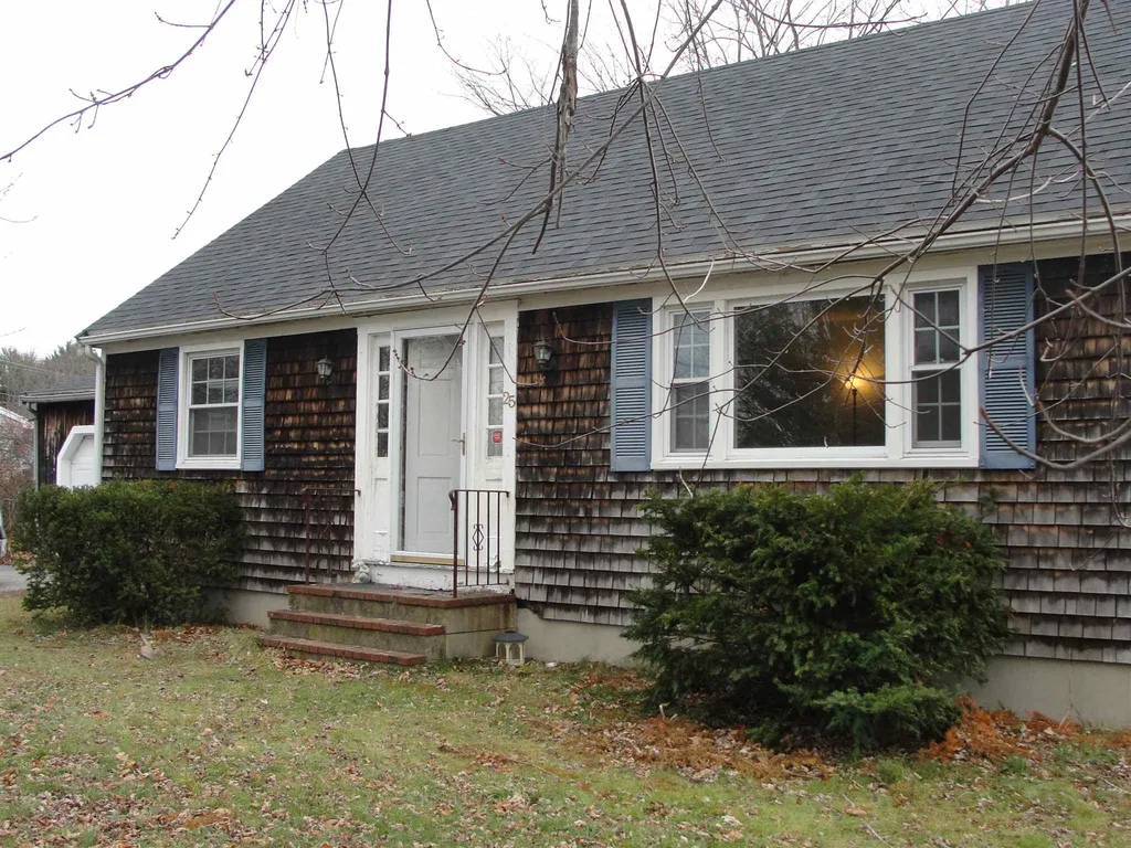 25 Post Road North Hampton NH 03862