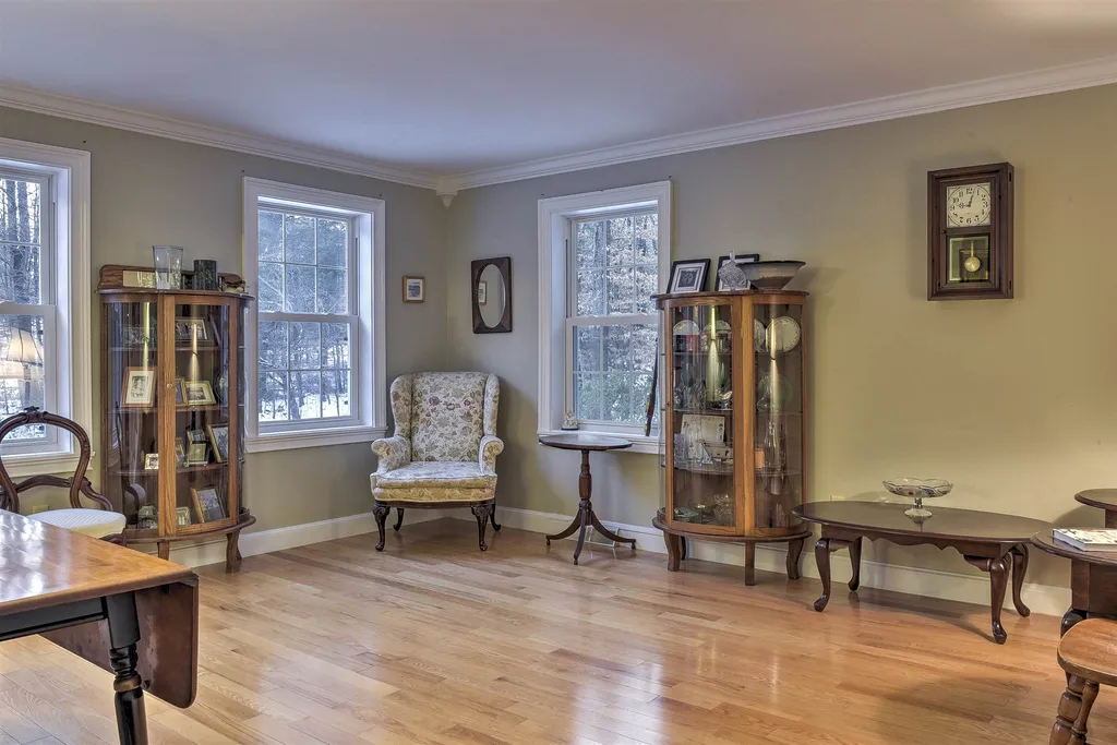 48 Dickinson Road Keene NH 03431