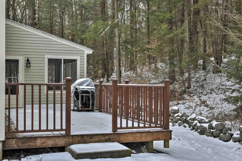48 Dickinson Road Keene NH 03431
