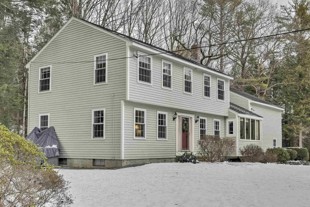 48 Dickinson Road Keene NH 03431