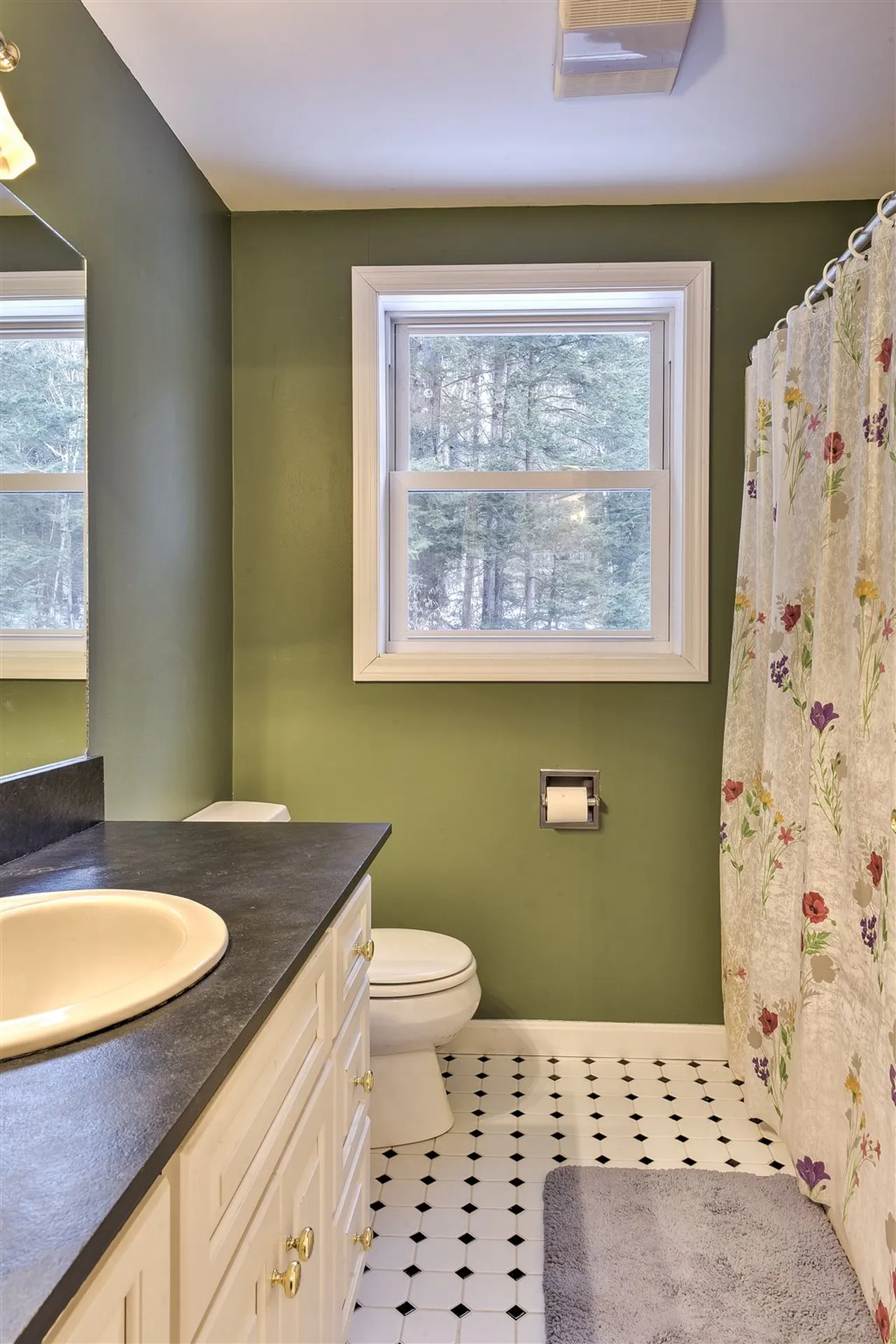 48 Dickinson Road Keene NH 03431