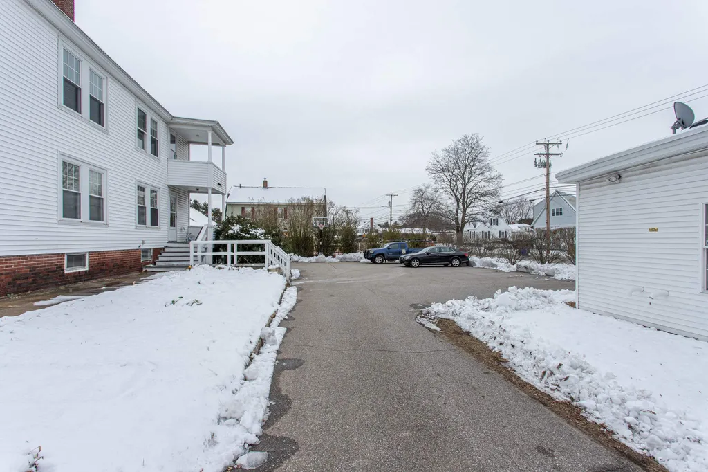 169 Calef Road Manchester NH 03103