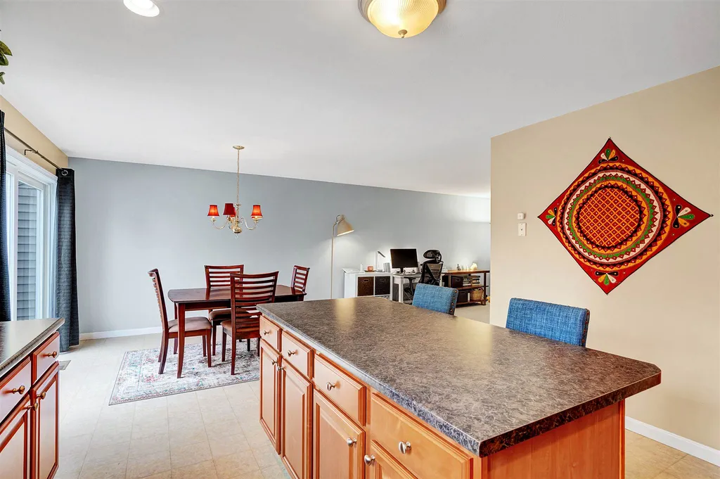 7a Canterberry Court Hudson NH 03051