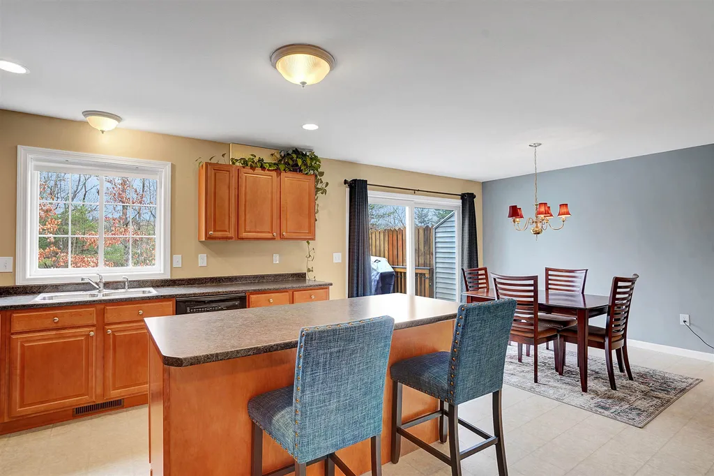 7a Canterberry Court Hudson NH 03051