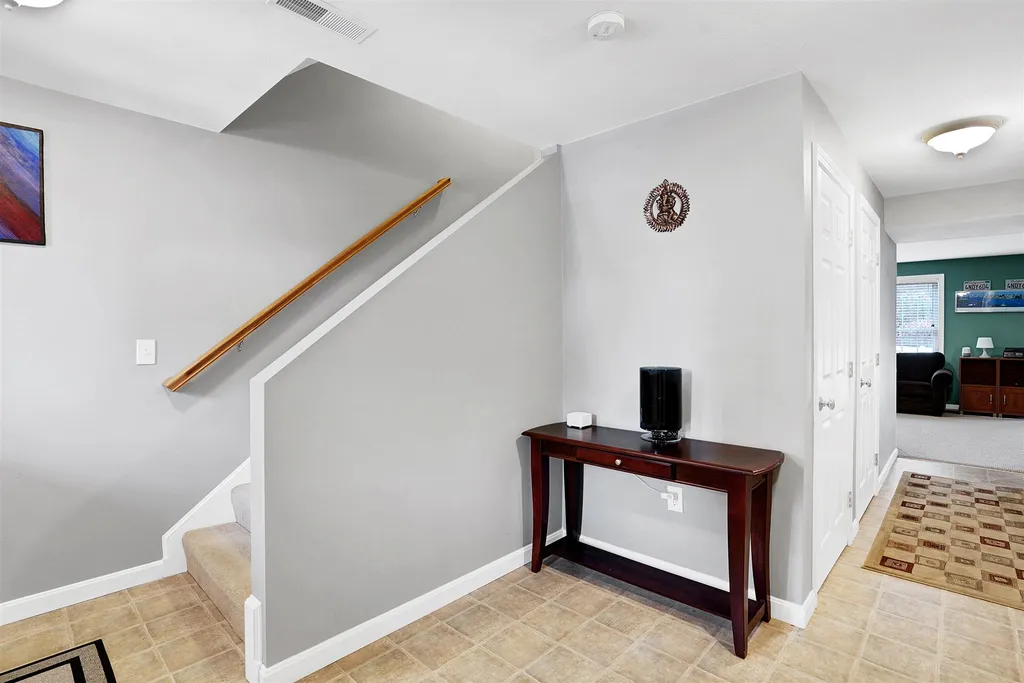 7a Canterberry Court Hudson NH 03051