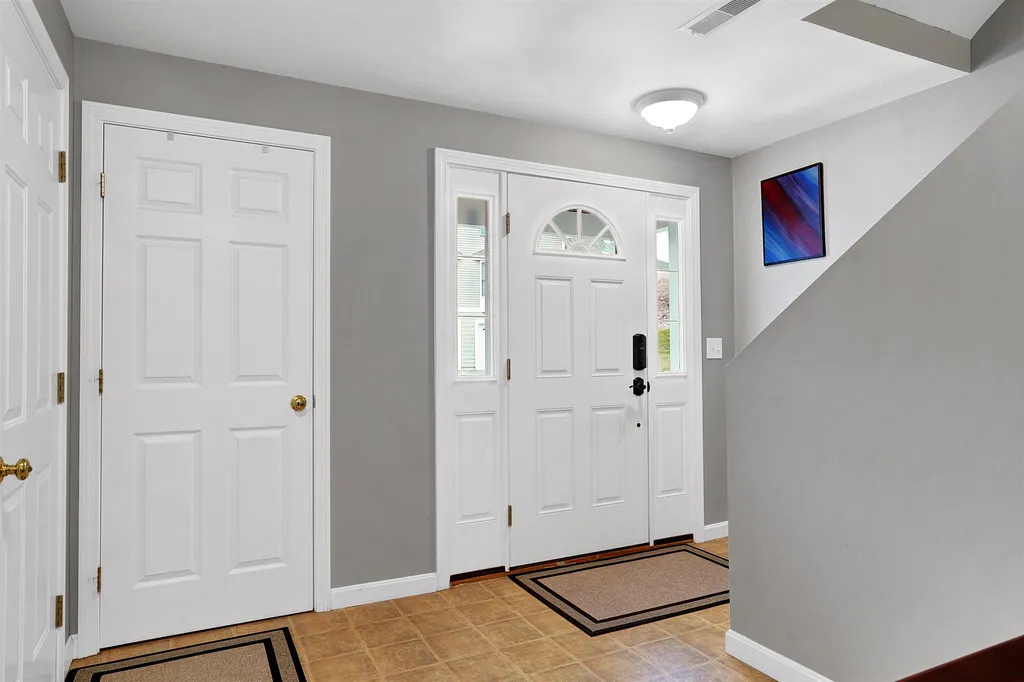7a Canterberry Court Hudson NH 03051