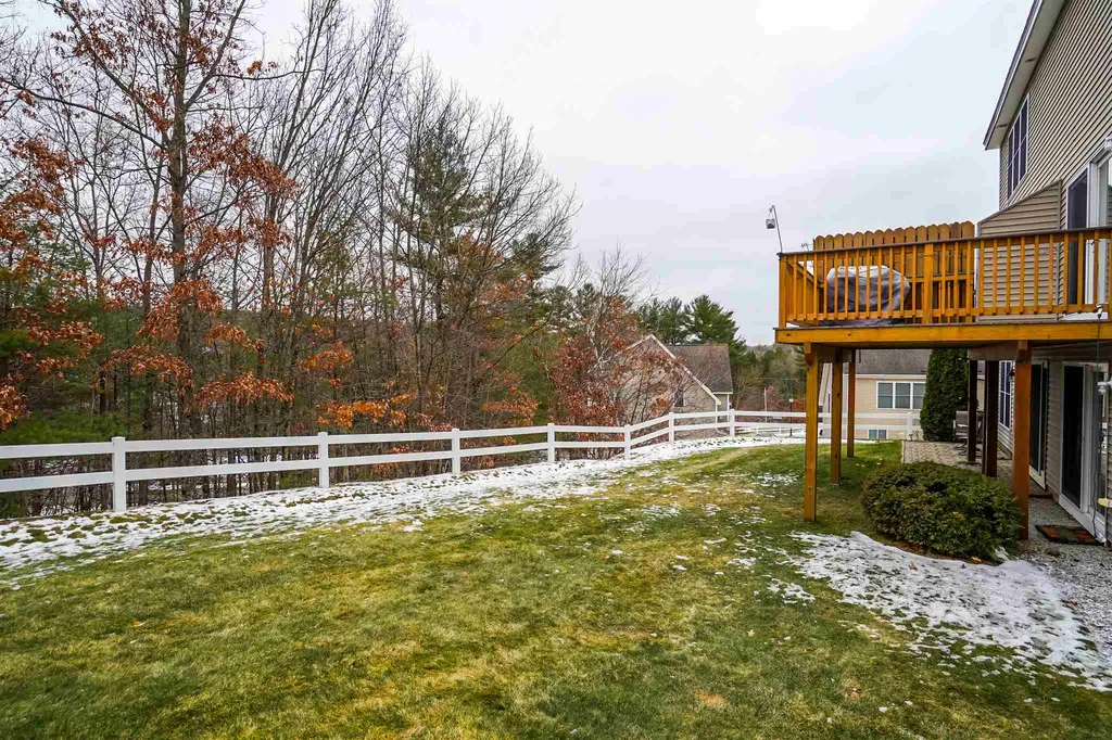 7a Canterberry Court Hudson NH 03051