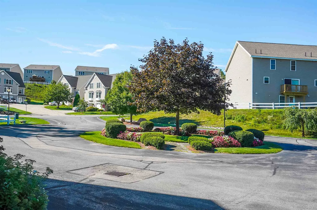 7a Canterberry Court Hudson NH 03051