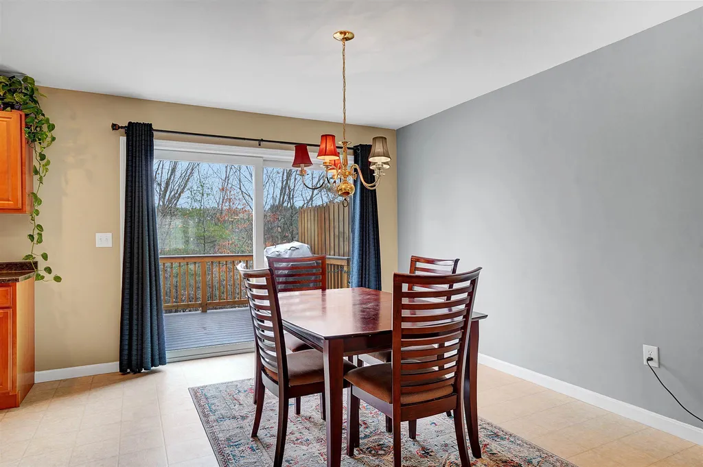 7a Canterberry Court Hudson NH 03051